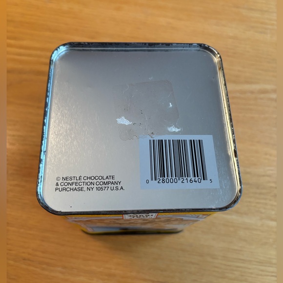 Nestle Toll House Cookie Collector Tin - Picture 6 of 9